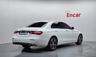 Mercedes-Benz E-Class 2022, 37142 км, за 28278.82 USD