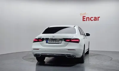 Mercedes-Benz E-Class 2022, 37142 км, за 28278.82 USD