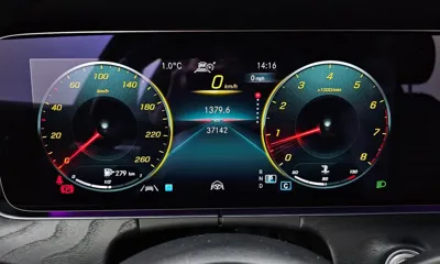 Mercedes-Benz E-Class 2022, 37142 км, за 28278.82 USD - фото 8