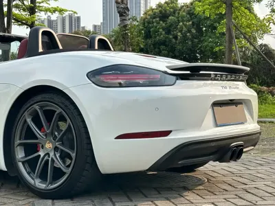 Porsche 718 2018, 60000 км, за 39434.2 USD