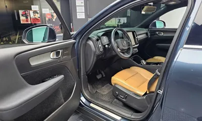 Volvo XC40 2021, 83573 км, за 17120.58 USD - фото 11