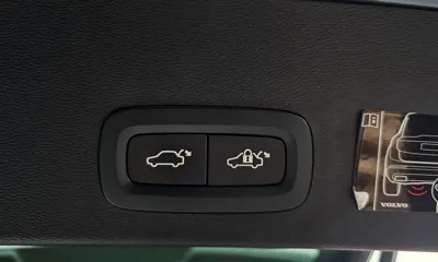 Volvo XC40 2021, 83573 км, за 17120.58 USD - фото 20