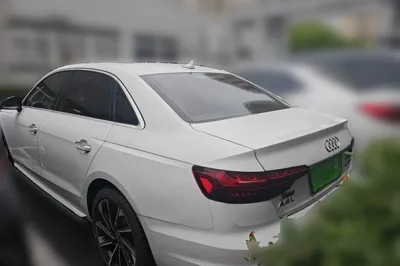 Audi A4L 2022, 32500 км, за 23449 USD