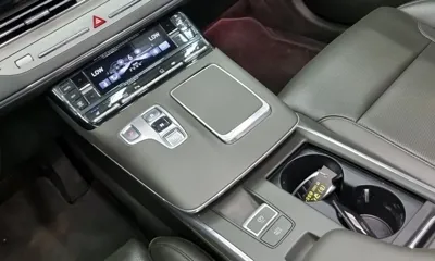 Hyundai Grandeur 2020, 56950 км, за 17854.8 USD - фото 9
