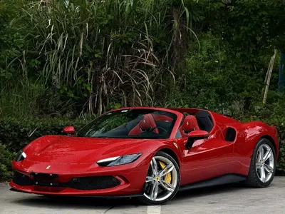Ferrari 296 2024, 4800 км, за 582684.4 USD