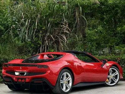 Ferrari 296 2024, 4800 км, за 582684.4 USD