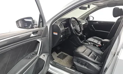 Volkswagen Tiguan 2018, 135160 км, за 14821.55 USD - фото 10