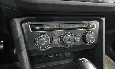 Volkswagen Tiguan 2018, 135160 км, за 14821.55 USD - фото 33