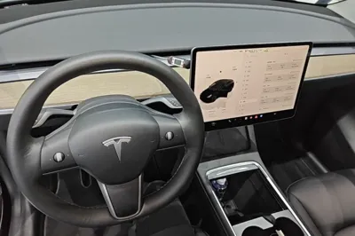 Tesla Model Y 2022, 86900 км, за 26249 USD - фото 12