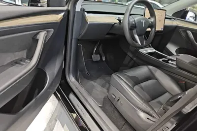 Tesla Model Y 2022, 86900 км, за 26249 USD - фото 18