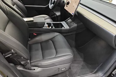 Tesla Model Y 2022, 86900 км, за 26249 USD - фото 19