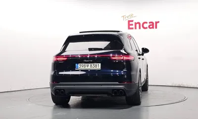 Porsche Cayenne 2021, 130904 км, за 36497.31 USD