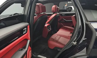Porsche Cayenne 2021, 130904 км, за 36204.97 USD - фото 12