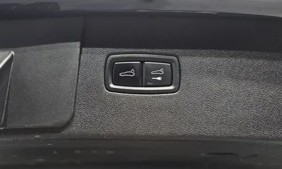 Porsche Cayenne 2021, 130904 км, за 36204.97 USD - фото 31