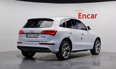 Audi Q5 2016, 126585 км, за 9448.3 USD