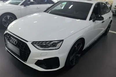 Audi A4L · 2022 год