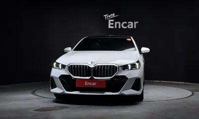BMW 5-Series 2025, 8640 км, за 41628.69 USD