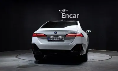 BMW 5-Series 2025, 8640 км, за 41628.69 USD