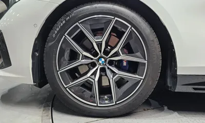 BMW 5-Series 2025, 8640 км, за 41628.69 USD