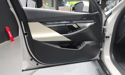 BMW 5-Series 2025, 8640 км, за 41628.69 USD - фото 24