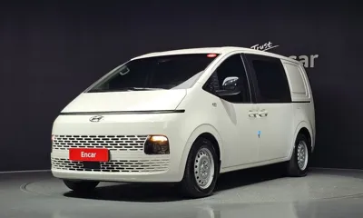 Hyundai Staria · 2023 год