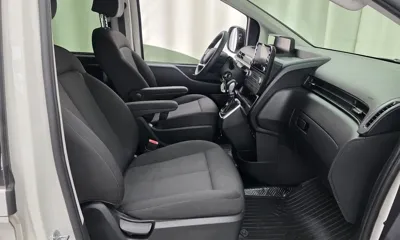 Hyundai Staria 2023, 43333 км, за 14267.11 USD - фото 26