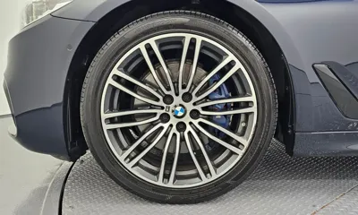 BMW 5-Series 2019, 53053 км, за 21482.05 USD