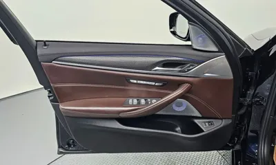 BMW 5-Series 2019, 53053 км, за 21482.05 USD - фото 24
