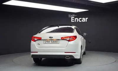 Kia K5 2013, 156080 км, за 2576.81 USD