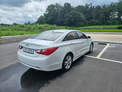 Hyundai Sonata 2011, 99000 км, за 3187.62 USD