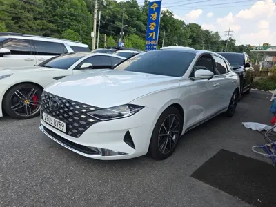 Hyundai Grandeur 2022, 58075 км, за 14375.74 USD