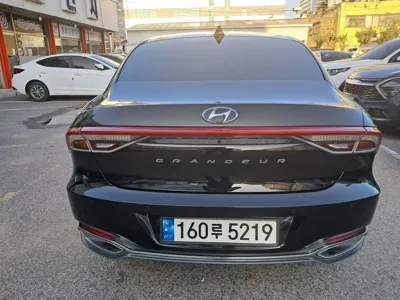 Hyundai Grandeur 2022, 171988 км, за 12034.88 USD