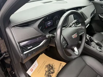 Cadillac XT4 2022, 58000 км, за 13066.26 USD - фото 7