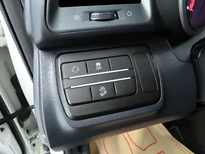 KG_Mobility_Ssangyong TIBOLI 2019, 42208 км, за 6924.23 USD - фото 16