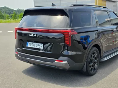 Kia Canival 2025, 30000 км, за 20480.5 USD