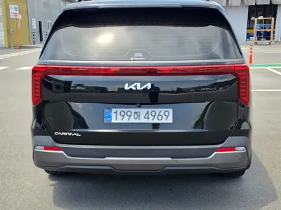 Kia Canival 2025, 30000 км, за 20480.5 USD