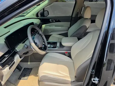 Kia Canival 2025, 30000 км, за 20480.5 USD - фото 9
