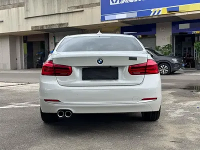 BMW 3 Series 2018, 90000 км, за 10124.13 USD