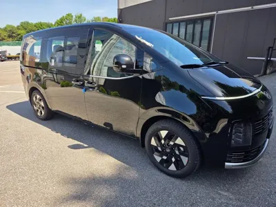 Hyundai Staria · 2026 год