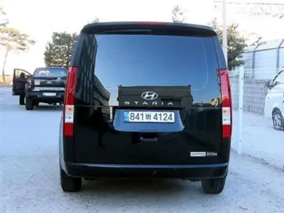 Hyundai Staria 2024, 57500 км, за 16191.79 USD