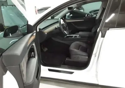 Tesla Model Y 2022, 81277 км, за 5750.3 USD