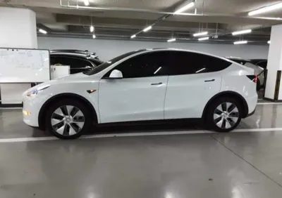 Tesla Model Y 2022, 81277 км, за 5750.3 USD