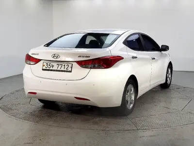 Hyundai Avante 2012, 168926 км, за 1568.86 USD