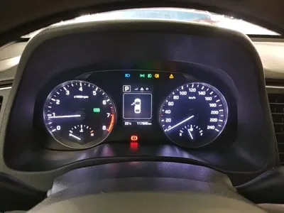 Hyundai Elantra 2017, 118000 км, за 4789.38 USD