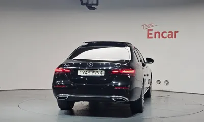 Mercedes-Benz E-Class 2023, 40040 км, за 35163.1 USD