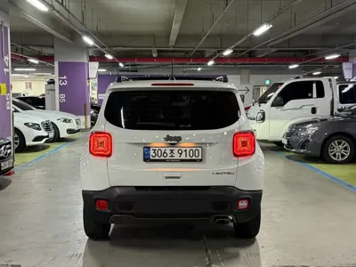 Jeep Renegade 2021, 33094 км, за 10708.63 USD