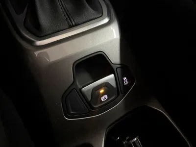 Jeep Renegade 2021, 33094 км, за 10634.11 USD - фото 16