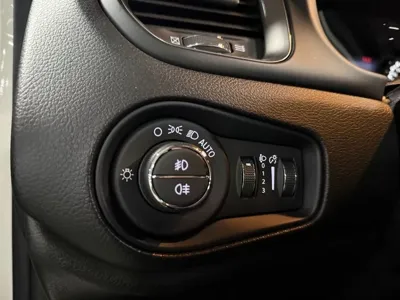 Jeep Renegade 2021, 33094 км, за 10634.11 USD - фото 18