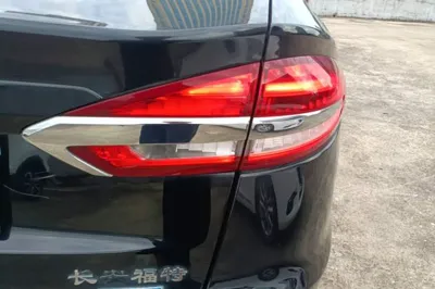 Ford Mondeo 2018, 57800 км, за 10311 USD - фото 9