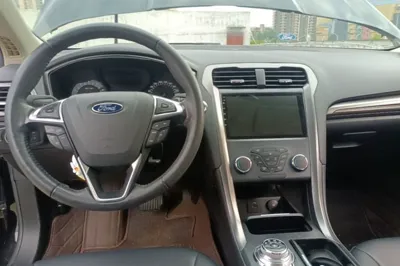 Ford Mondeo 2018, 57800 км, за 10311 USD - фото 12